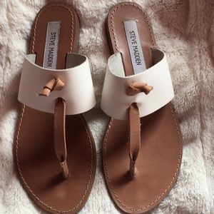 Steve Madden Olivia white and beige sandals/thongs
